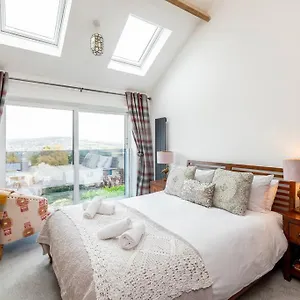 Holiday home Fabulous House In W/parking, Bath